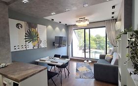 Cloud 6 -Top Center,360° View,Free Private Parking